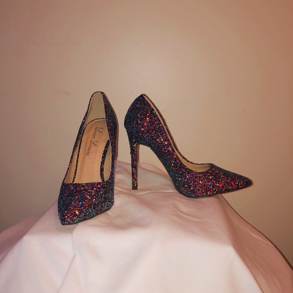 Fuchsia pumps